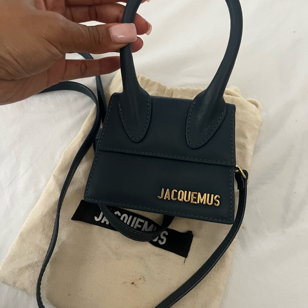 Navy blue jacquemus le chiquito purse